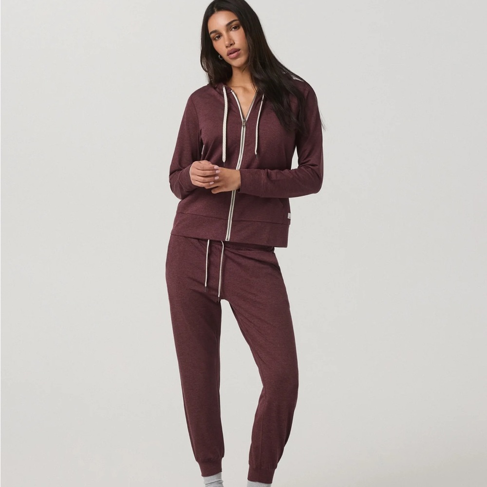 Vuori Performance Hoodie